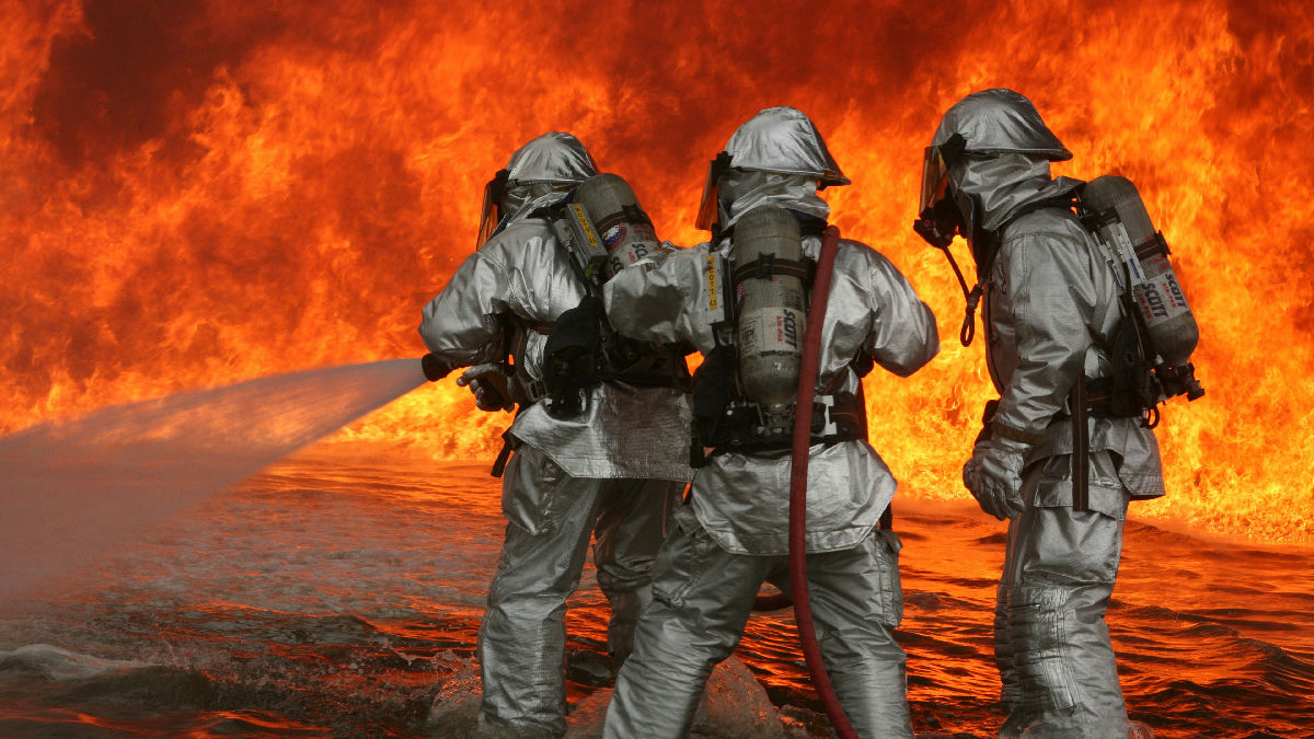 Wikipedia / Bombero (es)