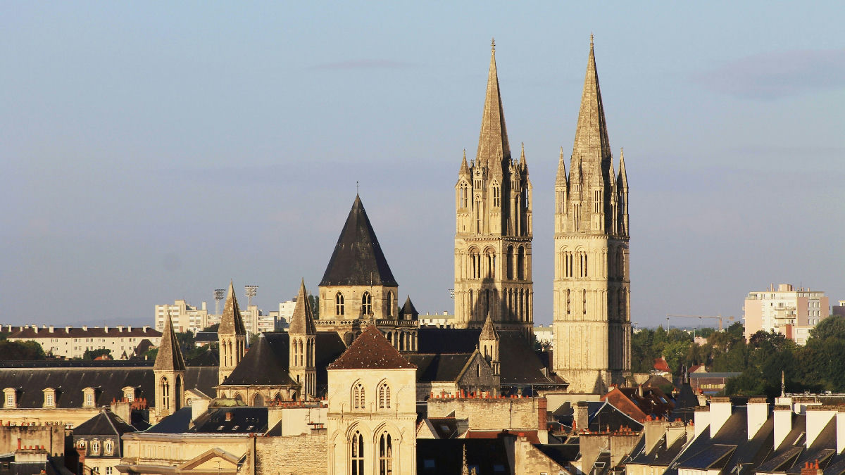 Wikipedia / Caen (es)