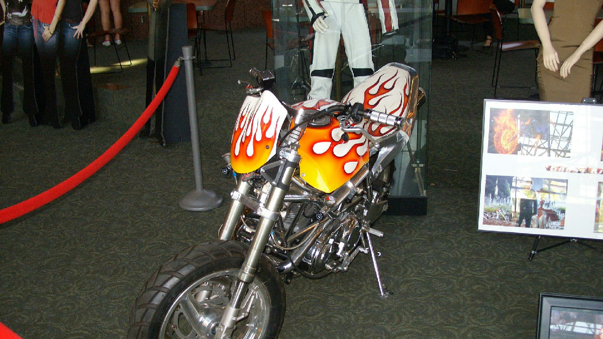 https://www.flickr.com/photos/nickstone333/ / CC BY 2.0 (via Wikimedia Commons)