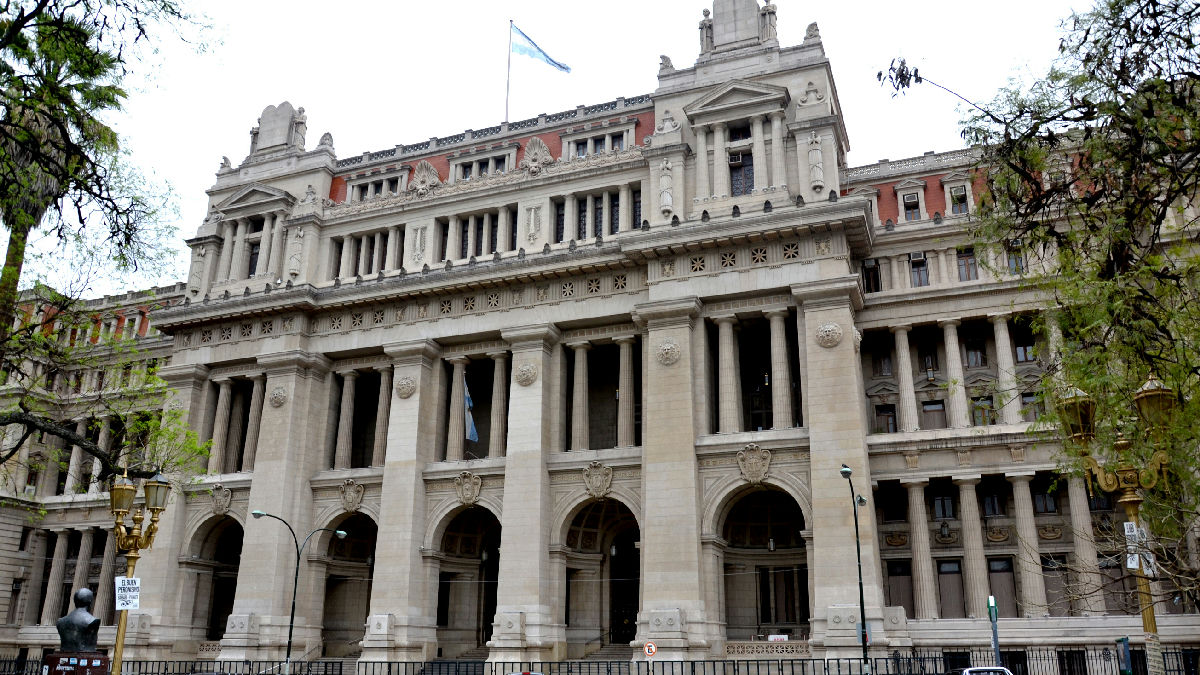 Wikipedia / Corte suprema (es)