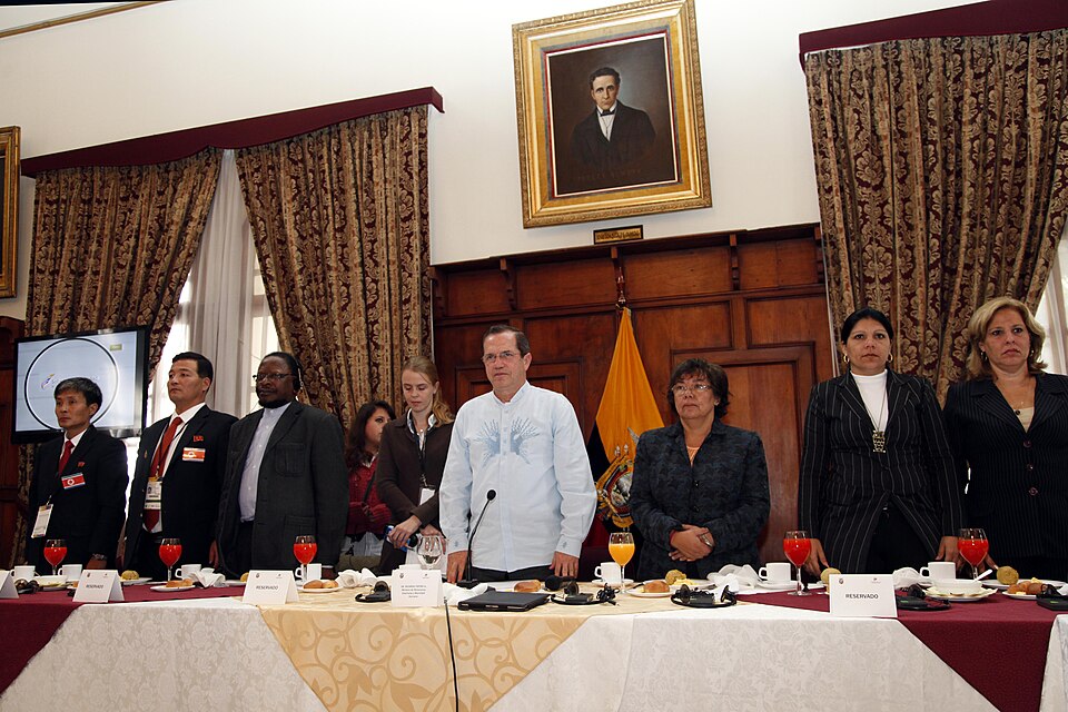Cancillería Ecuador from Ecuador / CC BY-SA 2.0 (via Wikimedia Commons)