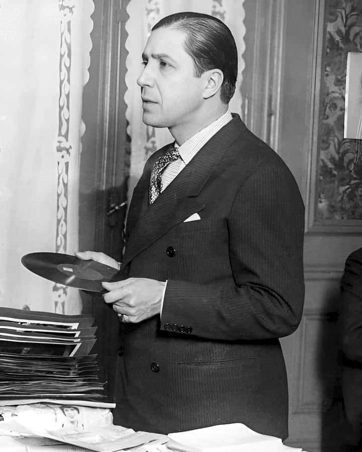 Wikipedia / Carlos Gardel (es)