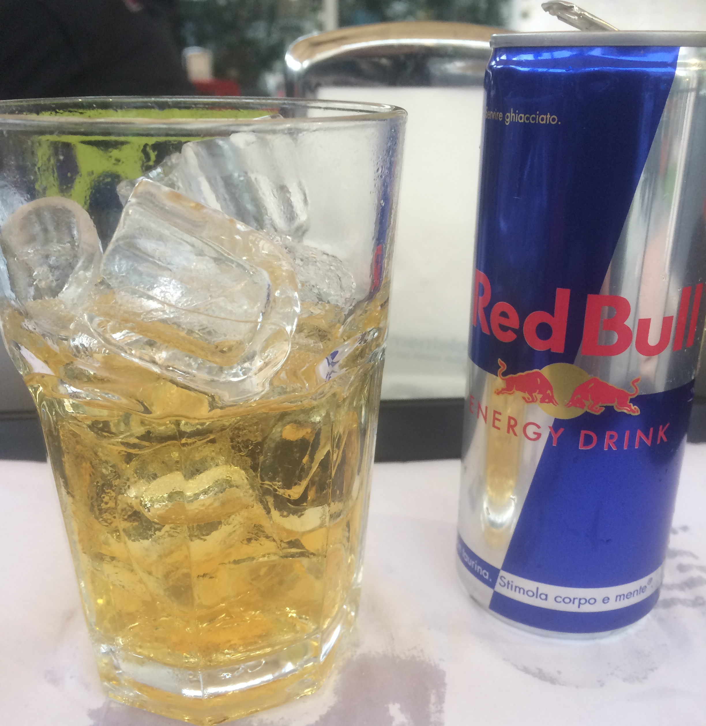 Wikipedia / Red Bull (es)