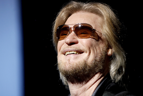 Wikipedia / Daryl Hall (es)