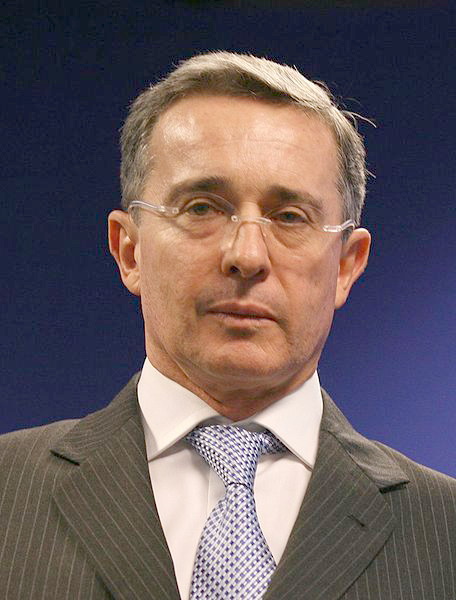Wikipedia / Álvaro Uribe Vélez (es)