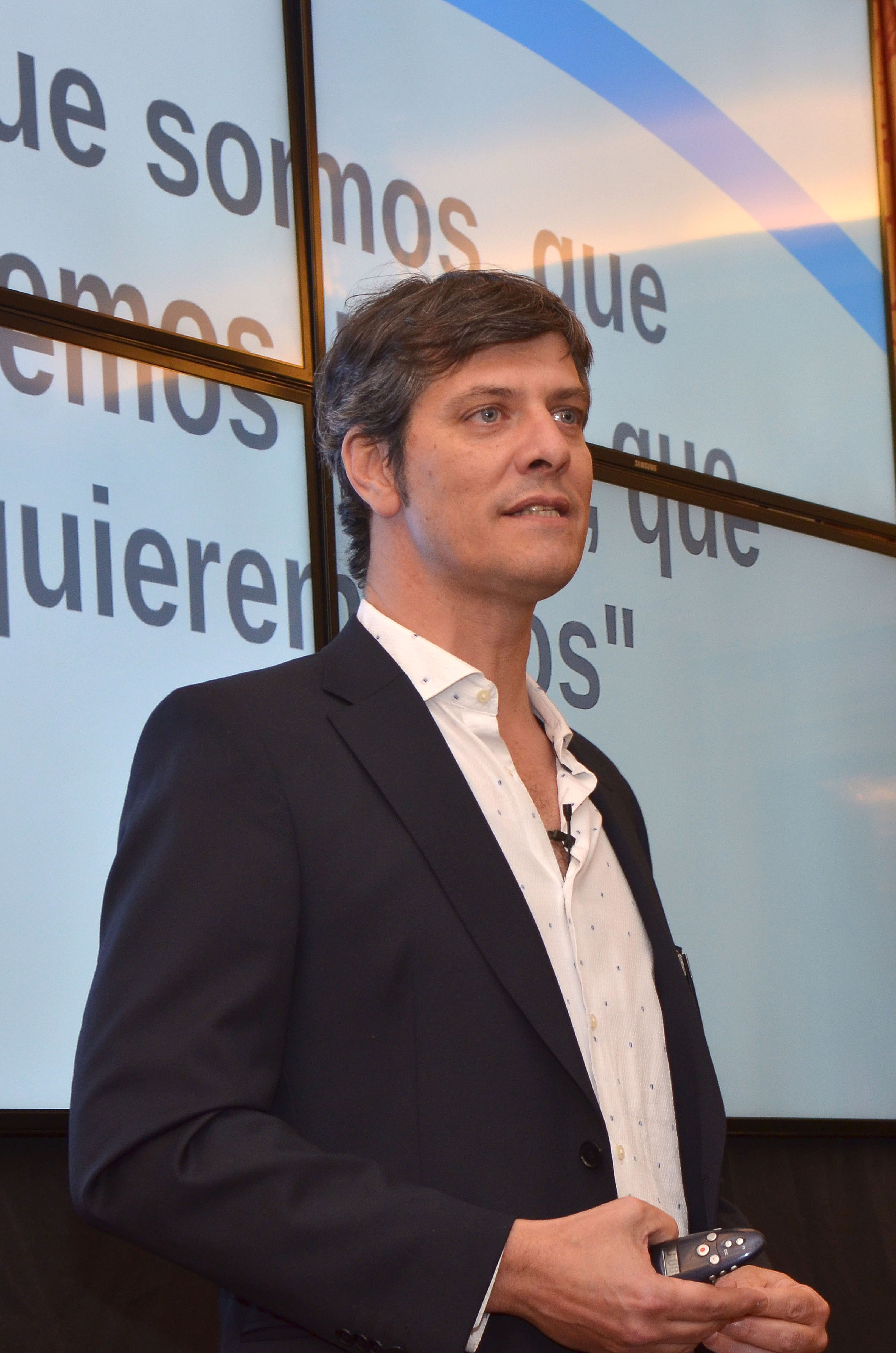 Wikipedia / Mario Pergolini (es)
