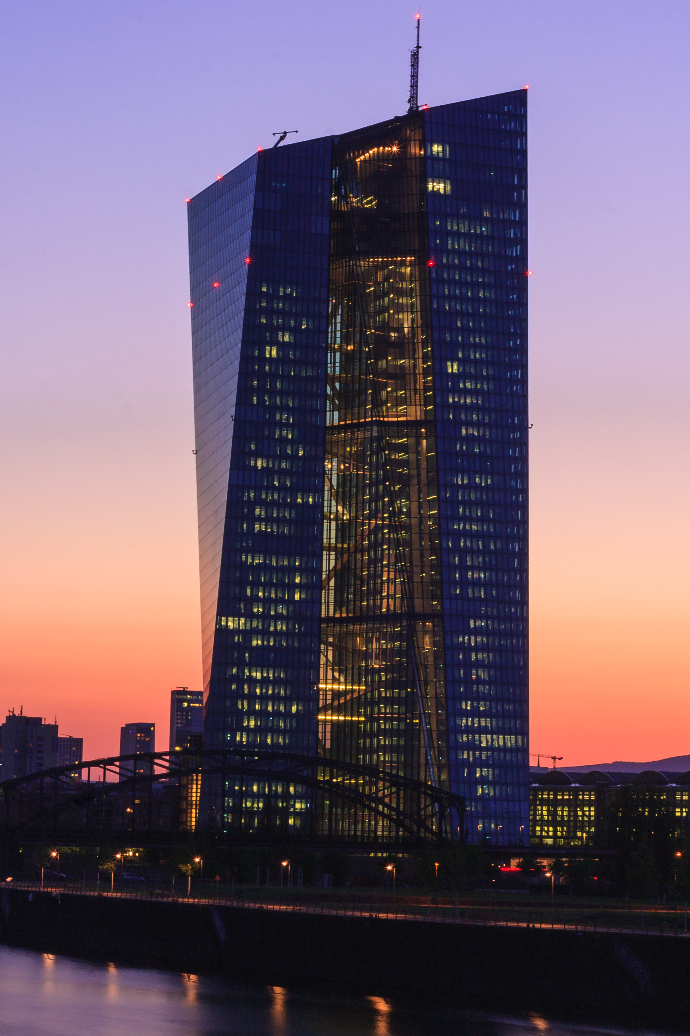 Wikipedia / Banco central (es)