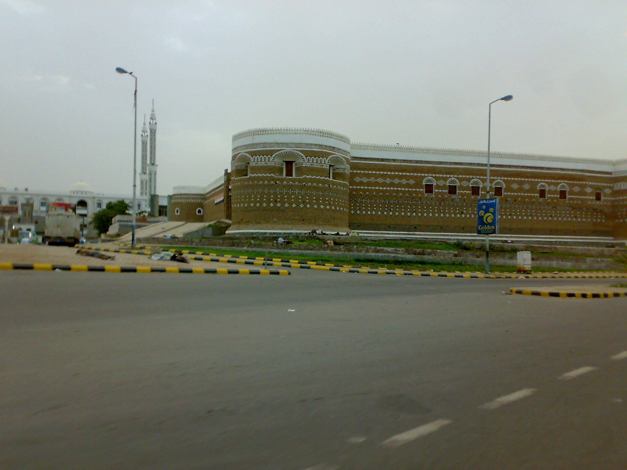 Wikipedia / Al Hudayda (es)