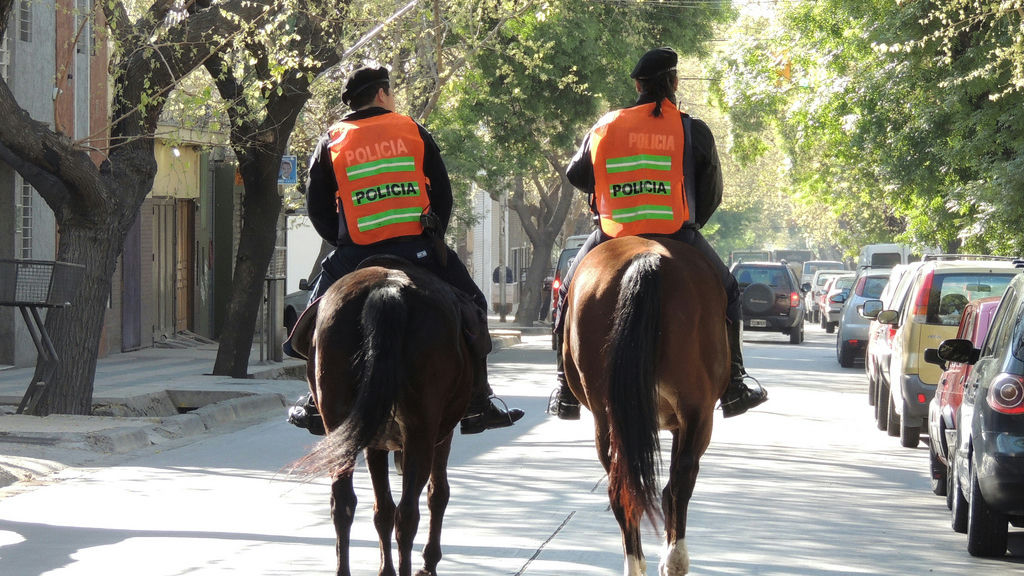 Wikipedia / Policía de Mendoza (es)