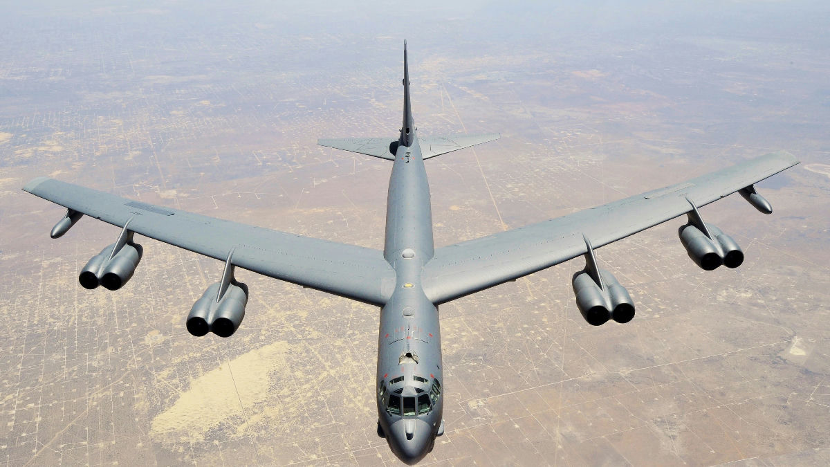 Wikipedia / Bomber (en)